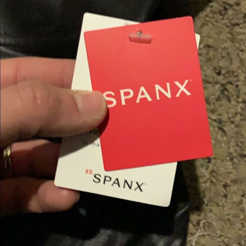 ‼️SOLD‼️‼️Spanx faux leather leggings (s) - Picture 3 of 4